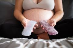 Топла и студена облекчаваща подложка след раждане Lansinoh Cold & Warm Post-Birth Relief Pad 1 брой + 12 хигиенни калъфа