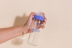 Бебешко стъклено шише Glass Feeding Bottle with NaturalWave Teat 240 мл. / 8oz