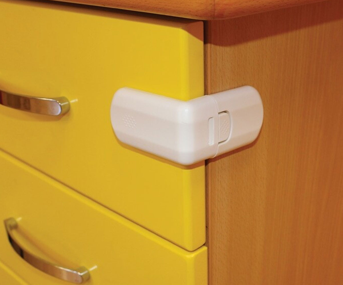 Предпазител за чекмедже freeon l shape drawer lock 1 бр.